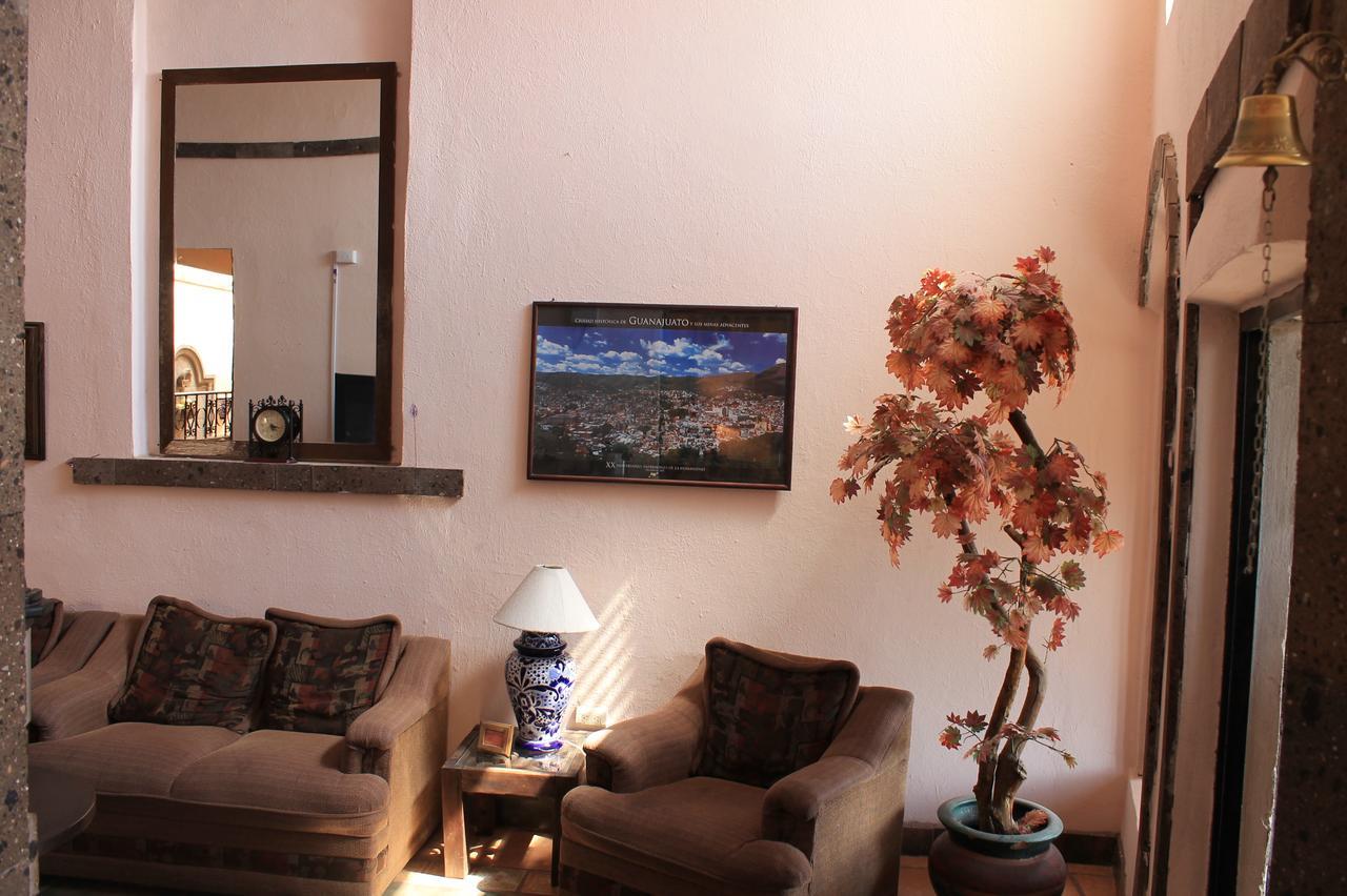 12 Reales Hotel 3*